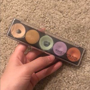 Make up for ever 5 camouflage cream palette